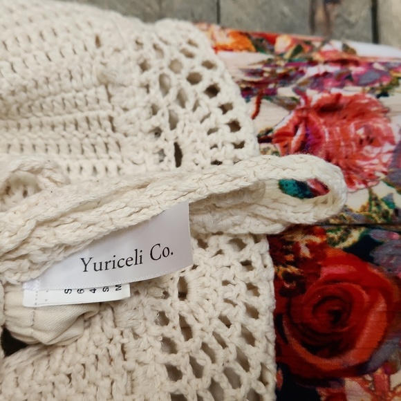 Yuriceli Co. maxi halter top dress size small/medium, beige and red roses - Picture 6 of 7